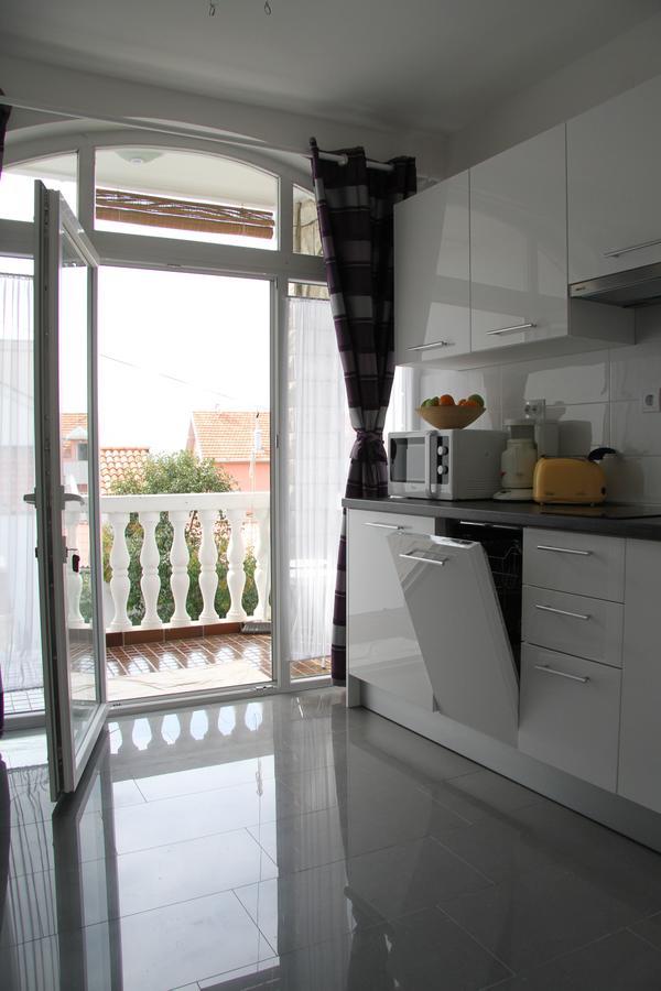 Apartment Paula With Private Jacuzzi And Parking- Near The Beach Zadar Eksteriør billede