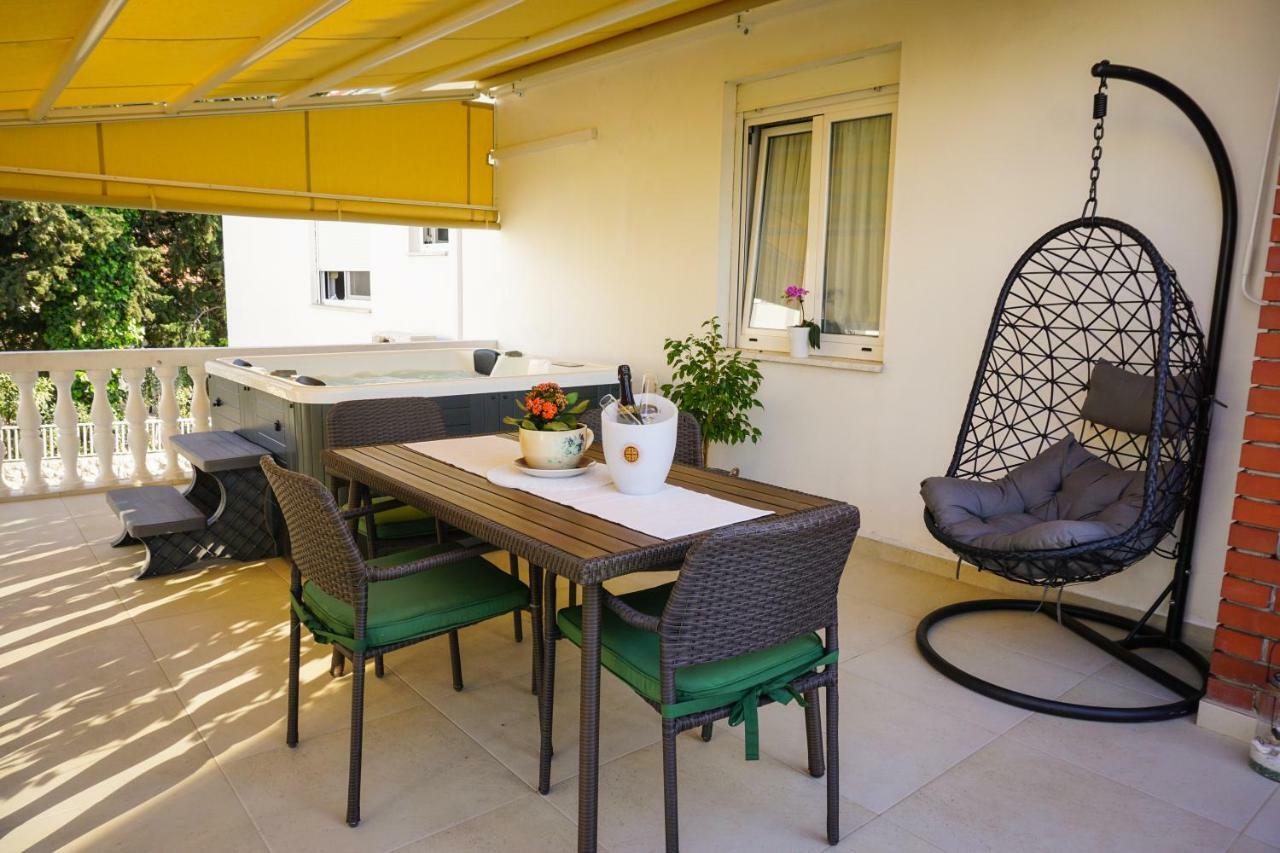 Apartment Paula With Private Jacuzzi And Parking- Near The Beach Zadar Eksteriør billede