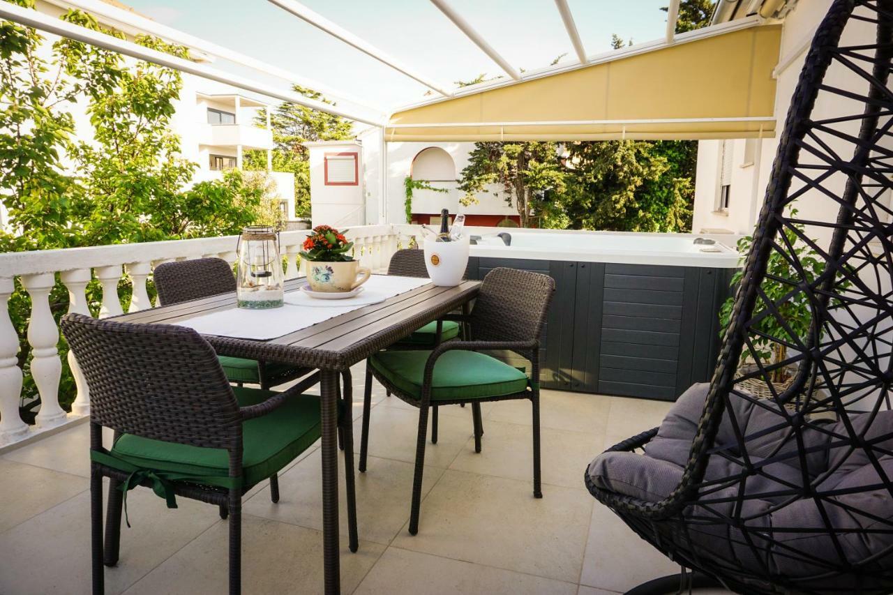 Apartment Paula With Private Jacuzzi And Parking- Near The Beach Zadar Eksteriør billede