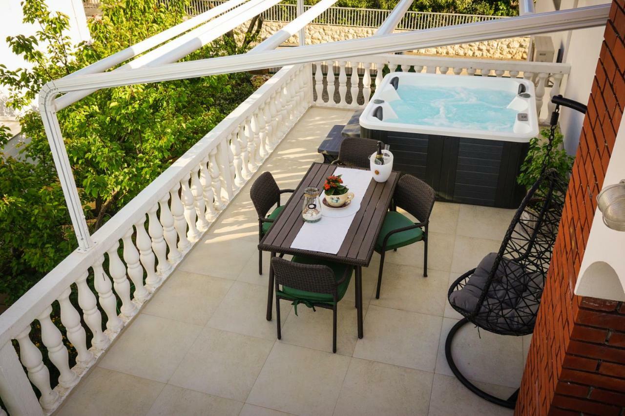 Apartment Paula With Private Jacuzzi And Parking- Near The Beach Zadar Eksteriør billede