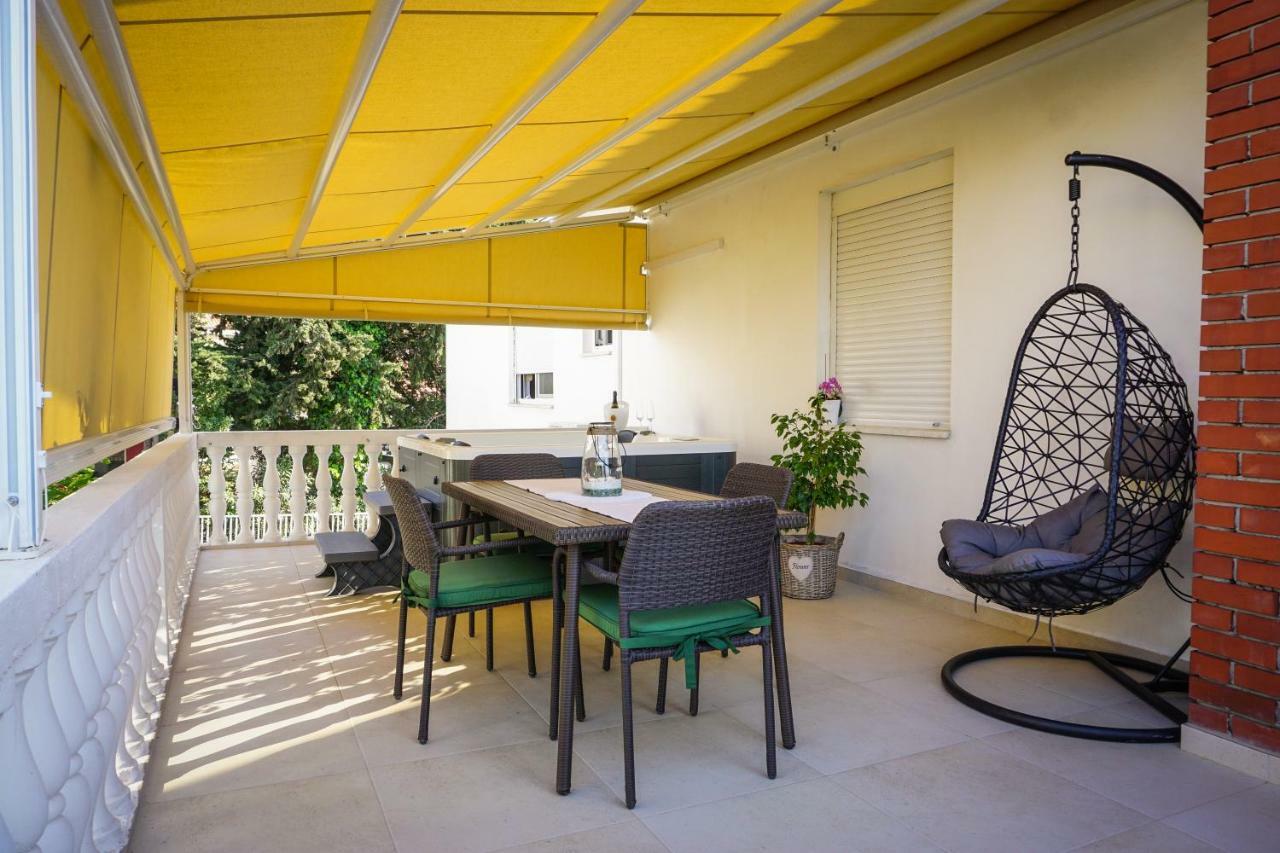 Apartment Paula With Private Jacuzzi And Parking- Near The Beach Zadar Eksteriør billede