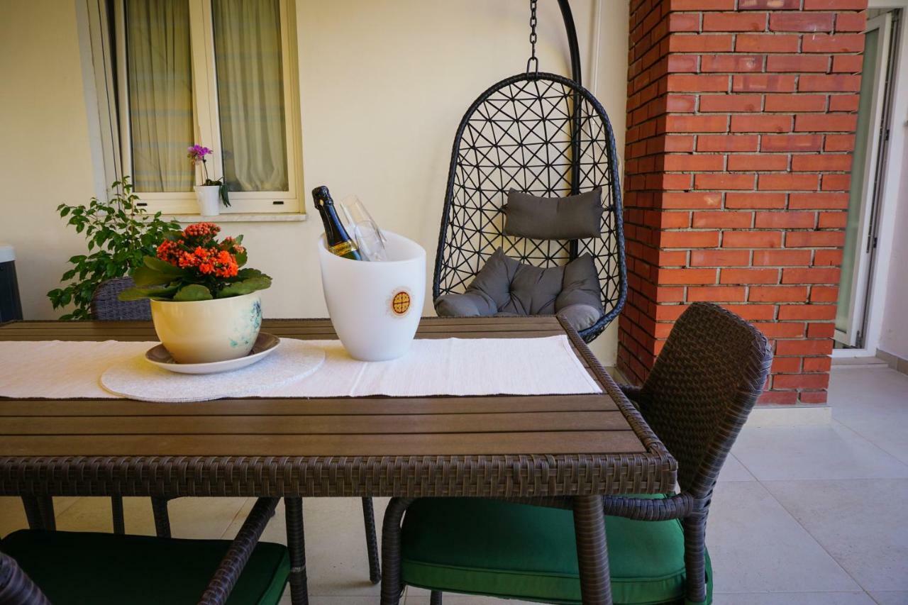Apartment Paula With Private Jacuzzi And Parking- Near The Beach Zadar Eksteriør billede