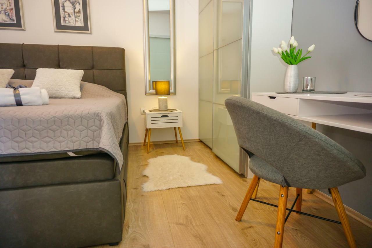 Apartment Paula With Private Jacuzzi And Parking- Near The Beach Zadar Eksteriør billede