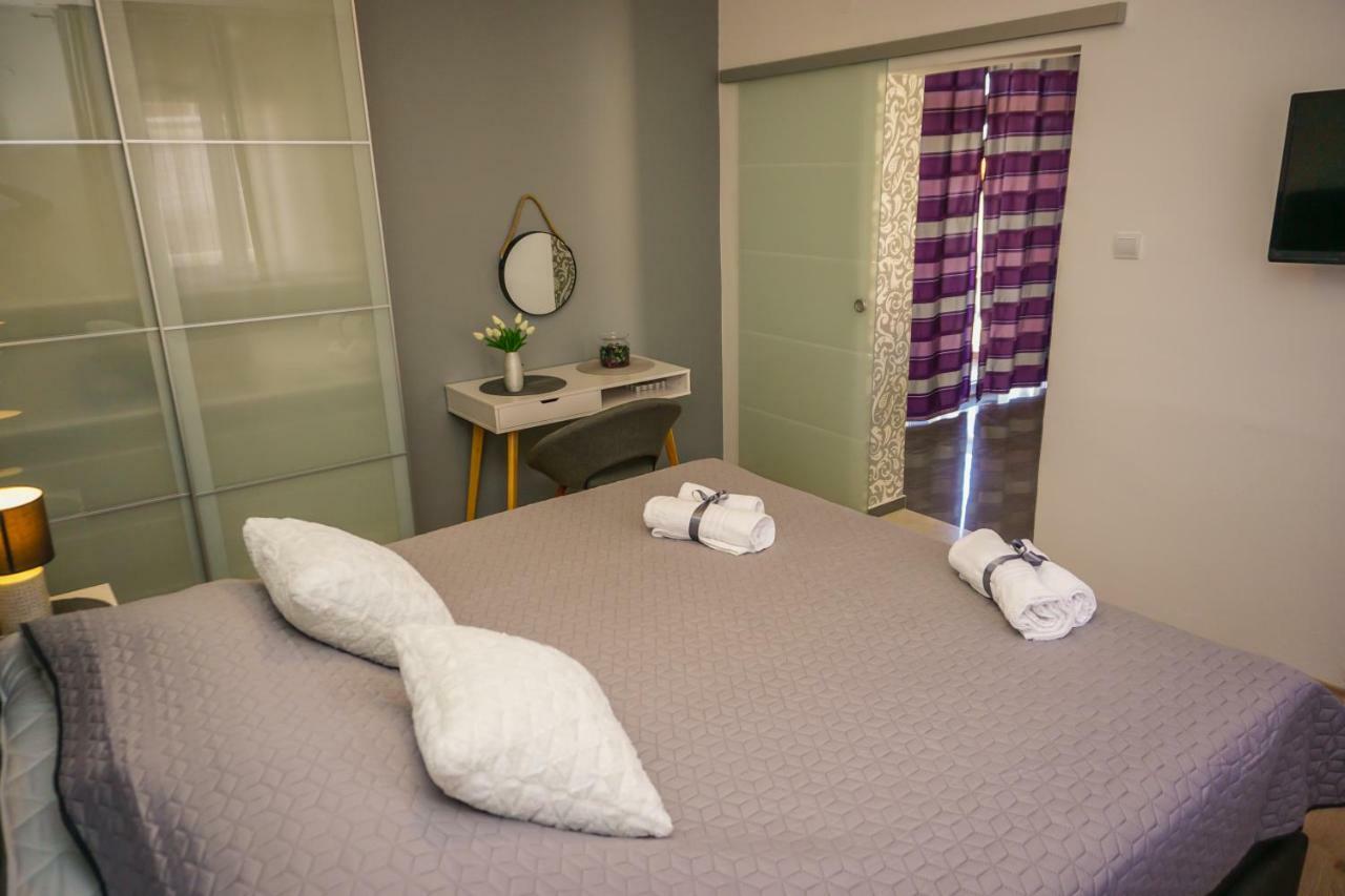 Apartment Paula With Private Jacuzzi And Parking- Near The Beach Zadar Eksteriør billede