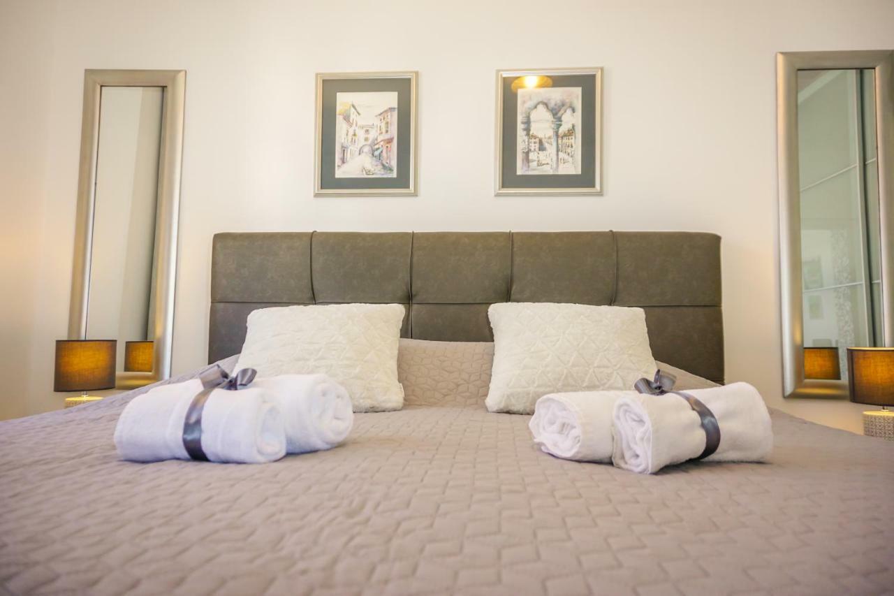 Apartment Paula With Private Jacuzzi And Parking- Near The Beach Zadar Eksteriør billede