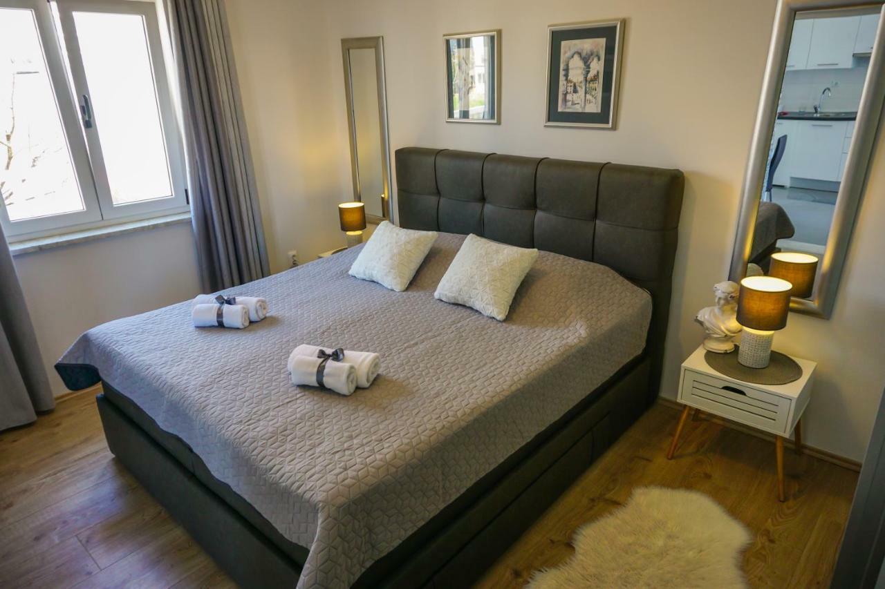 Apartment Paula With Private Jacuzzi And Parking- Near The Beach Zadar Eksteriør billede